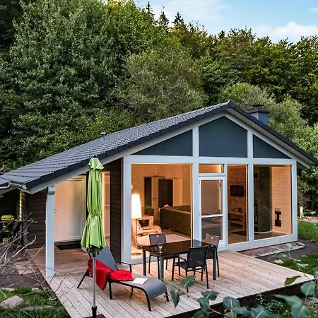 2 Bedroom Cozy In